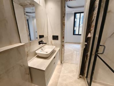 Bathroom Image of 1900 Sq.ft 3 BHK Builder Floor for sale in Safdarjung Enclave New Delhi for Rs. 51500000