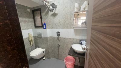 Veena Senterio Bathroom 3