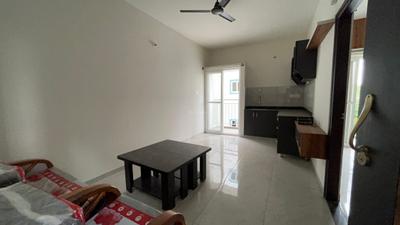 Living Room Image of 550 Sq.ft 1 BHK Apartment / Flat for rent in Whitefield Bengaluru for Rs. 25000