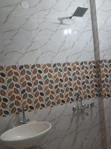 Bathroom Image of 720 Sq.ft 2 BHK Builder Floor for sale in Krishna Nagar New Delhi for Rs. 8500000