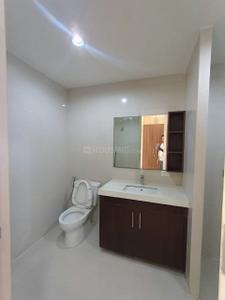 Bathroom Image of 2061 Sq.ft 4 BHK Apartment / Flat for rent in Hiranandani Lake Verandahs, Akshayanagar Bengaluru for Rs. 76000