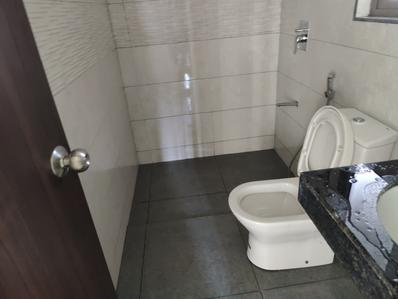 Bathroom Image of 924 Sq.ft 2 BHK Apartment / Flat for sale in Kalpataru Paramount, Thane West Thane for Rs. 17000000