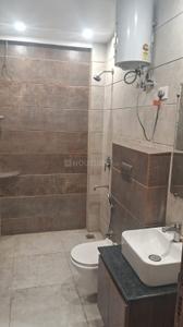 Bathroom Image of 1800 Sq.ft 3 BHK Builder Floor for rent in RWA Anand Vihar, Karkardooma New Delhi for Rs. 65000