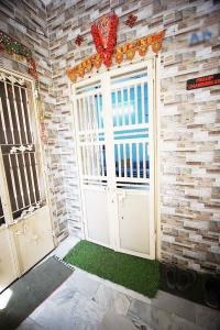 Main Entrance Image of 855 Sq.ft 2 BHK Apartment / Flat for sale in Maninagar Ahmedabad for Rs. 4500000