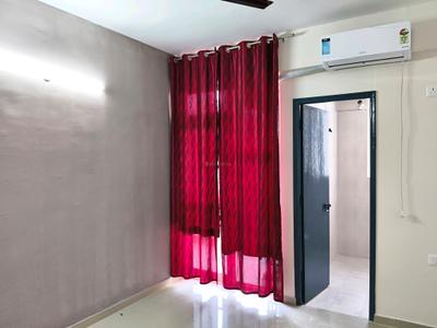 Bedroom Image of 950 Sq.ft 3 BHK Apartment / Flat for rent in Pyramid Infinity, Sector 70 Gurgaon for Rs. 27000