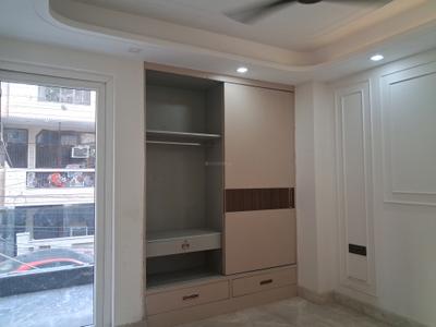 Bedroom Image of 1350 Sq.ft 3 BHK Builder Floor for sale in Paschim Vihar New Delhi for Rs. 26500000