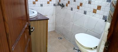 Image of 1850 Sq.ft 3 BHK Apartment / Flat for rent in Sector 23 Dwarka, New Delhi for Rs. 40000