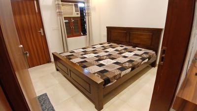 Bedroom Image of 1200 Sq.ft 3 BHK Builder Floor for rent in Janakpuri New Delhi for Rs. 40000