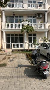 Image of 1881 Sq.ft 3.5 BHK Apartment / Flat for sale in DLF Hyde Park Plot, New Chandigarh, Chandigarh for Rs. 18500000