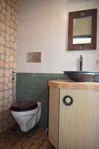 Bathroom Image of 1600 Sq.ft 3 BHK Apartment / Flat for sale in Khar West Mumbai for Rs. 32000000