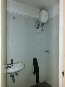 Common Bathroom Image of 909 Sq.ft 2 BHK Apartment / Flat for sale in Casa Rio Viva, Palava Phase 1 Thane for Rs. 5500000