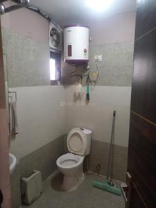 Bathroom Image of 900 Sq.ft 3 BHK Apartment / Flat for rent in Adore Samriddhi, Sector 89 Faridabad for Rs. 30000