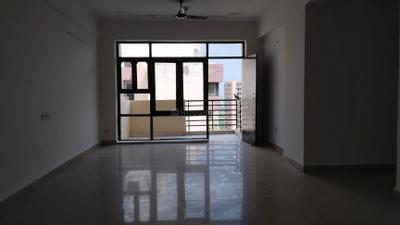 Living Room Image of 1360 Sq.ft 3 BHK Apartment / Flat for sale in Cosmos Golden Heights, Crossings Republik Ghaziabad for Rs. 11000000