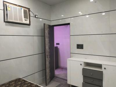 Bedroom Image of 650 Sq.ft 1 BHK Builder Floor for rent in Shalimar Bagh New Delhi for Rs. 22000