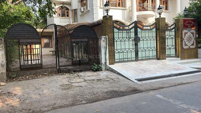 Image of 4518 Sq.ft 1 BHK Independent House for sale in Sector 5, Gurgaon for Rs. 100000000