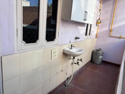 Bathroom Image of 1400 Sq.ft 2 BHK Builder Floor for rent in Sector 16 Faridabad for Rs. 24000