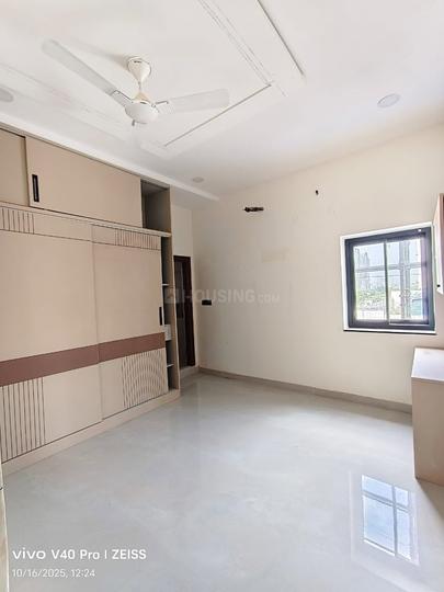 TR RENTALS Bedroom 1