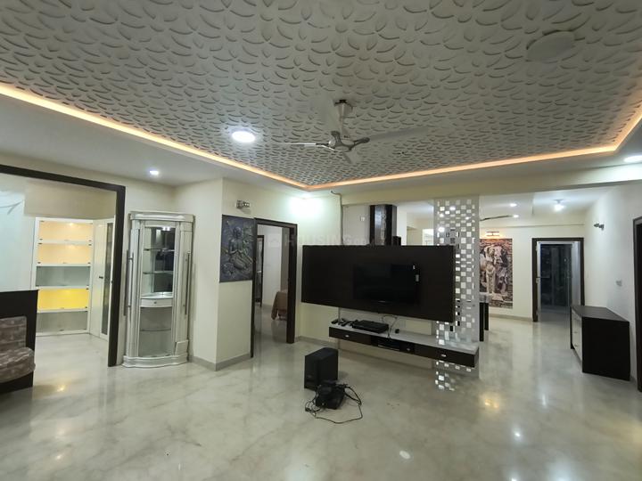 Shravanee Dwaraka Main Image 1