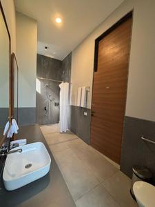 Bathroom Image of 3200 Sq.ft 3 BHK Villa for sale in Padra Vadodara for Rs. 23000000