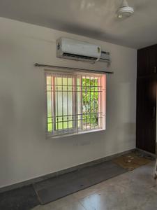 Bedroom Image of 2000 Sq.ft 4 BHK Independent House for rent in Injambakkam Chennai for Rs. 150000