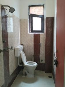 Common Bathroom Image of 1000 Sq.ft 3 BHK Builder Floor for rent in Patparganj New Delhi for Rs. 32000