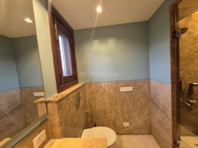 Bathroom Image of 5400 Sq.ft 4 BHK Builder Floor for rent in Safdarjung Development Area New Delhi for Rs. 350000