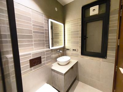 Bathroom Image of 2700 Sq.ft 4 BHK Builder Floor for sale in Sector 55 Gurgaon for Rs. 32600000
