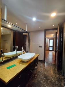 Bathroom Image of 5000 Sq.ft 4 BHK Builder Floor for rent in Hauz Khas New Delhi for Rs. 450000
