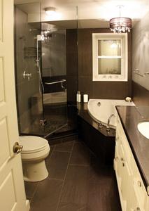 Bathroom Image of 2950 Sq.ft 4 BHK Apartment / Flat for sale in Rustomjee Paramount, Santacruz West Mumbai for Rs. 140000000