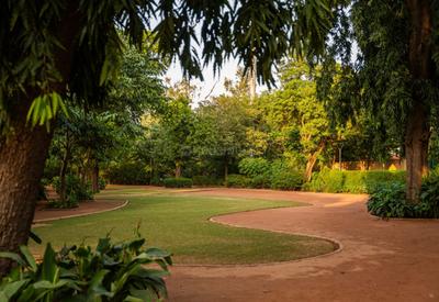 Image of 2927 Sq.ft 4 BHK Apartment / Flat for sale in Safal Niwa, Shela, Ahmedabad for Rs. 16950000