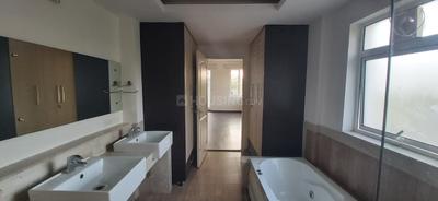 Bathroom Image of 3120 Sq.ft 4 BHK Apartment / Flat for sale in Bestech Park View Spa, Sector 47 Gurgaon for Rs. 78000000