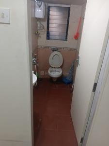 Bathroom Image of 400 Sq.ft 1 BHK Apartment / Flat for rent in Spring Grove Uno Society, Kandivali East Mumbai for Rs. 28500