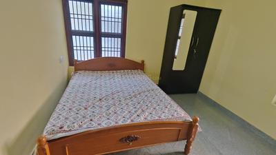 Bedroom Image of 1000 Sq.ft 2 BHK Builder Floor for rent in Payyambalam Kannur for Rs. 20000