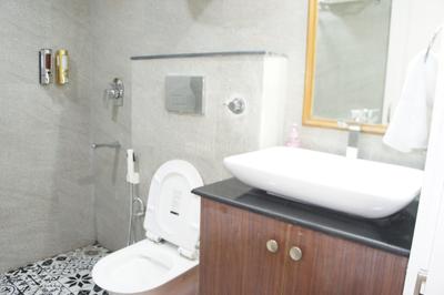 Bathroom Image of 1350 Sq.ft 2 BHK Apartment / Flat for rent in The Mall Shimla for Rs. 75000