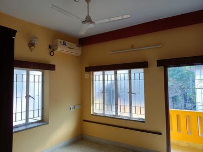Bedroom Image of 700 Sq.ft 2 BHK Apartment / Flat for sale in Tollygunge Kolkata for Rs. 5600000
