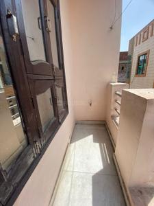 Balcony Image of 625 Sq.ft 3 BHK Builder Floor for sale in Krishna Nagar New Delhi for Rs. 5000000