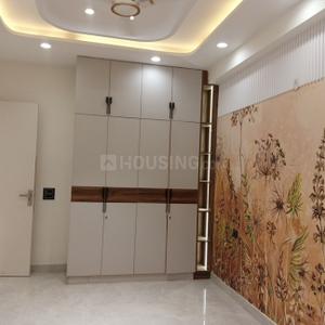 Bedroom Image of 2250 Sq.ft 4 BHK Builder Floor for sale in Emerald Crest 1, Sector 107 Noida for Rs. 13500000