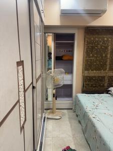 Bedroom Image of 910 Sq.ft 2 BHK Apartment / Flat for rent in Lodha Amara, Kolshet Thane for Rs. 56000
