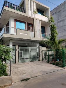 Image of 4200 Sq.ft 4.5 BHK Villa for sale in Omicron II, Greater Noida for Rs. 45000000