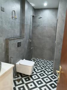 Common Bathroom Image of 2350 Sq.ft 3 BHK Builder Floor for sale in Mayfield Garden Luxury Floors, Mayfield Garden Gurgaon for Rs. 33500000