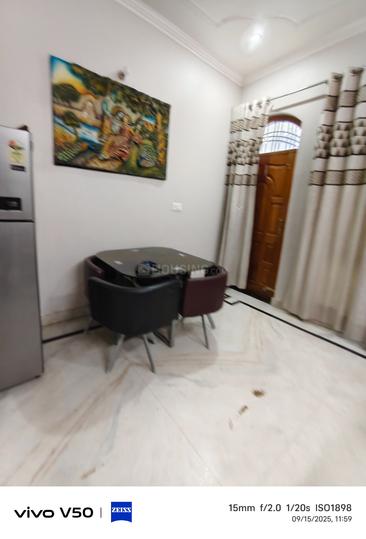 Vishesh Khand 1, Gomti Nagar Bedroom 1