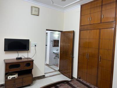 Bedroom Image of 2000 Sq.ft 5 BHK Duplex for rent in DDA B4, Vasant Kunj New Delhi for Rs. 125000