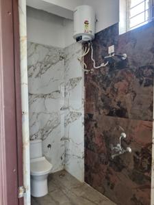 Bathroom Image of 1600 Sq.ft 2 BHK Builder Floor for rent in Kothapet Hyderabad for Rs. 30000