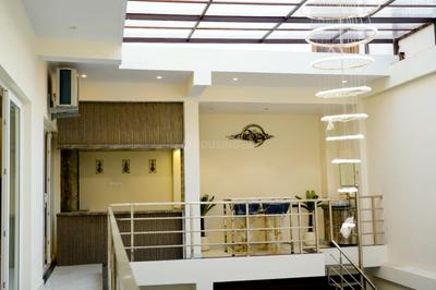 Balcony Image of 8000 Sq.ft 8 BHK Villa for sale in Jankipuram Vistar Lucknow for Rs. 60000000