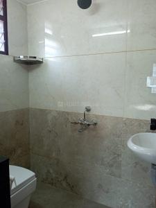 Bathroom Image of 950 Sq.ft 2 BHK Independent House for rent in Attavar Mangalore for Rs. 17000