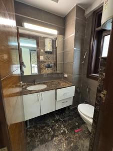 Bathroom Image of 2300 Sq.ft 4 BHK Builder Floor for rent in New Friends Colony New Delhi for Rs. 125000