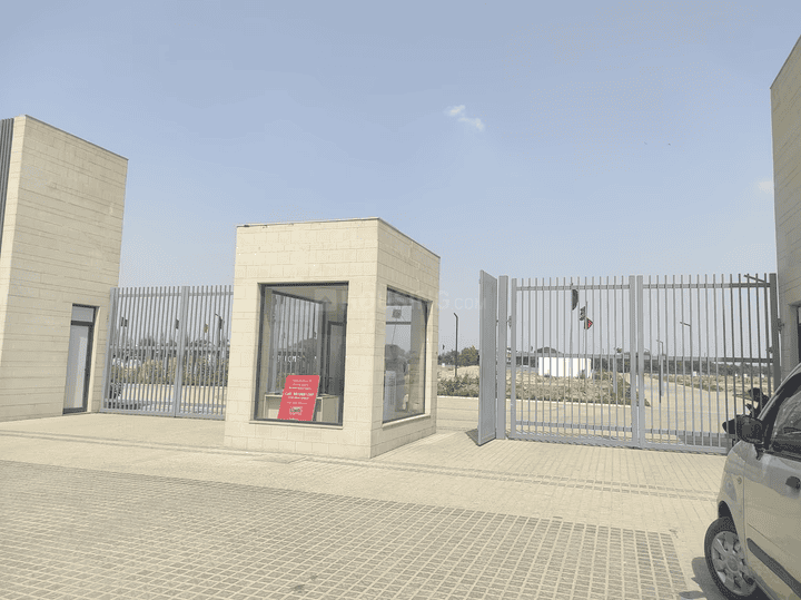 Amolik Aster Woods Main Image 1