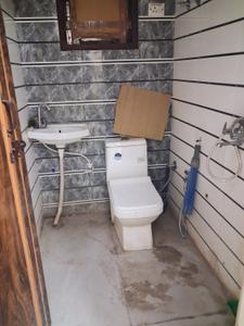 Balcony Image of 400 Sq.ft 1 BHK Builder Floor for rent in Mayur Vihar Phase 1 New Delhi for Rs. 12000