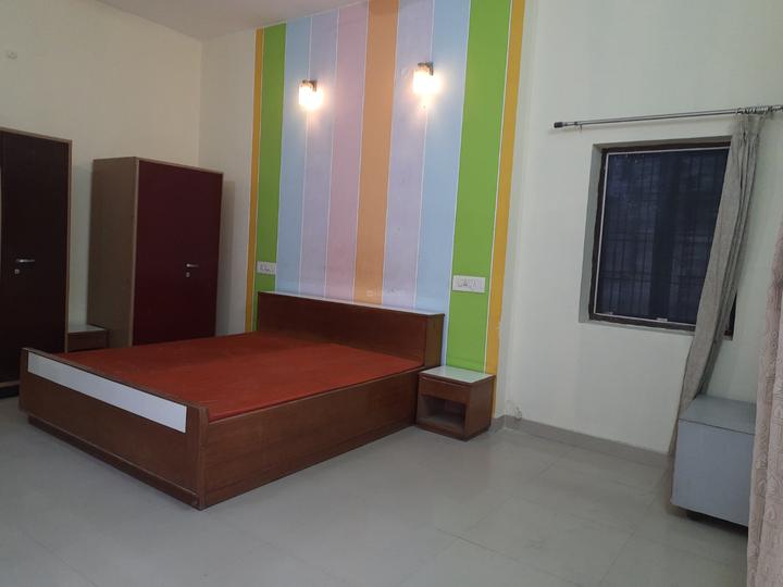 Bedroom Image of 1100 Sq.ft 2 BHK Apartment / Flat for rent in Matrukrupa, Nirala Nagar Lucknow for Rs. 16500