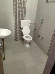 Bathroom Image of 1200 Sq.ft 2 BHK Builder Floor for rent in Gomti Nagar Lucknow for Rs. 19500